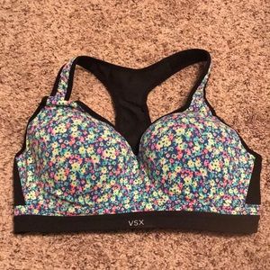 Victoria’s Secret sports bra size 36D